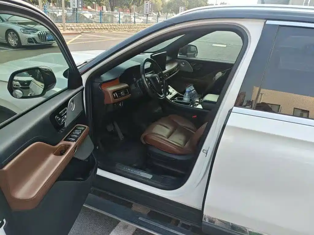 Lincoln Aviator — миниатюра 6