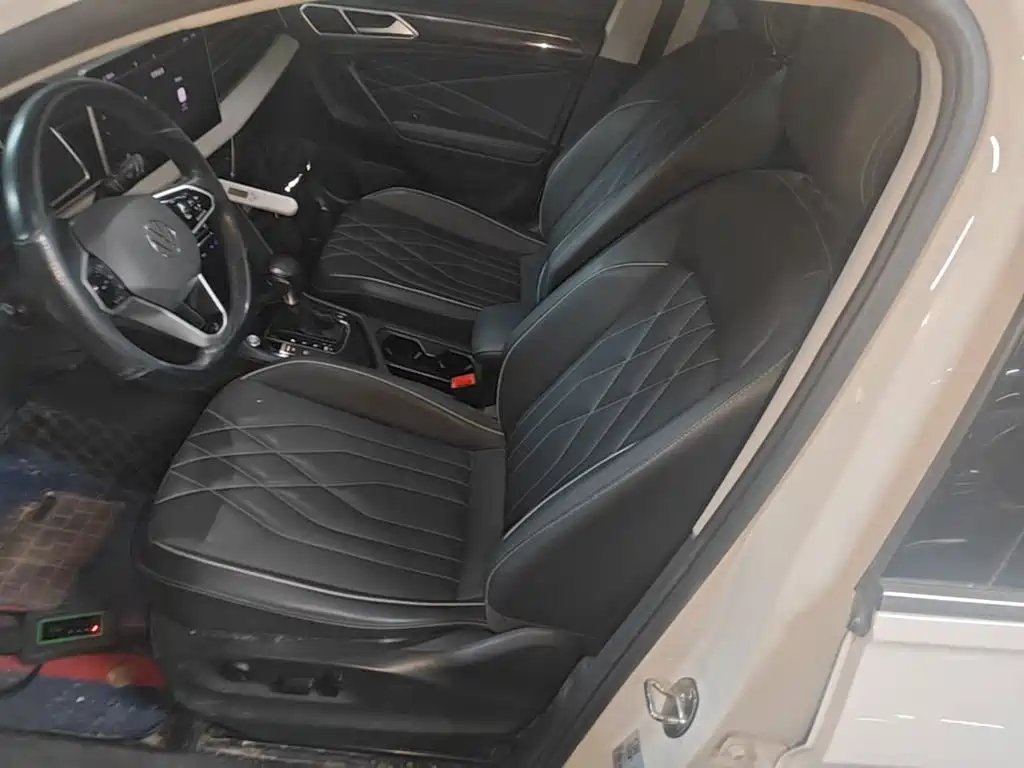 Volkswagen Tiguan L — миниатюра 15