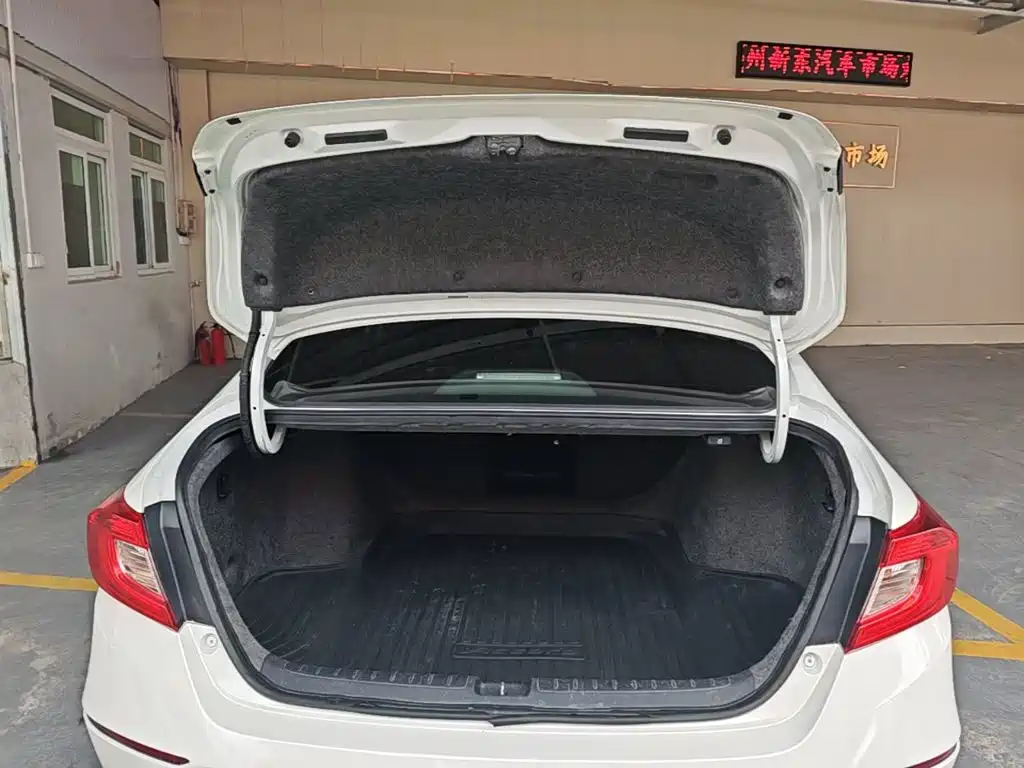 Honda Accord — миниатюра 19