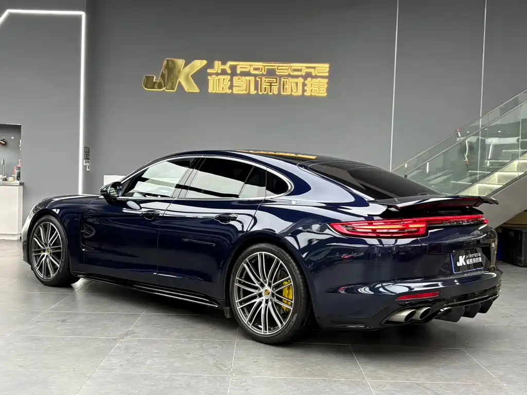 Porsche Panamera — миниатюра 8