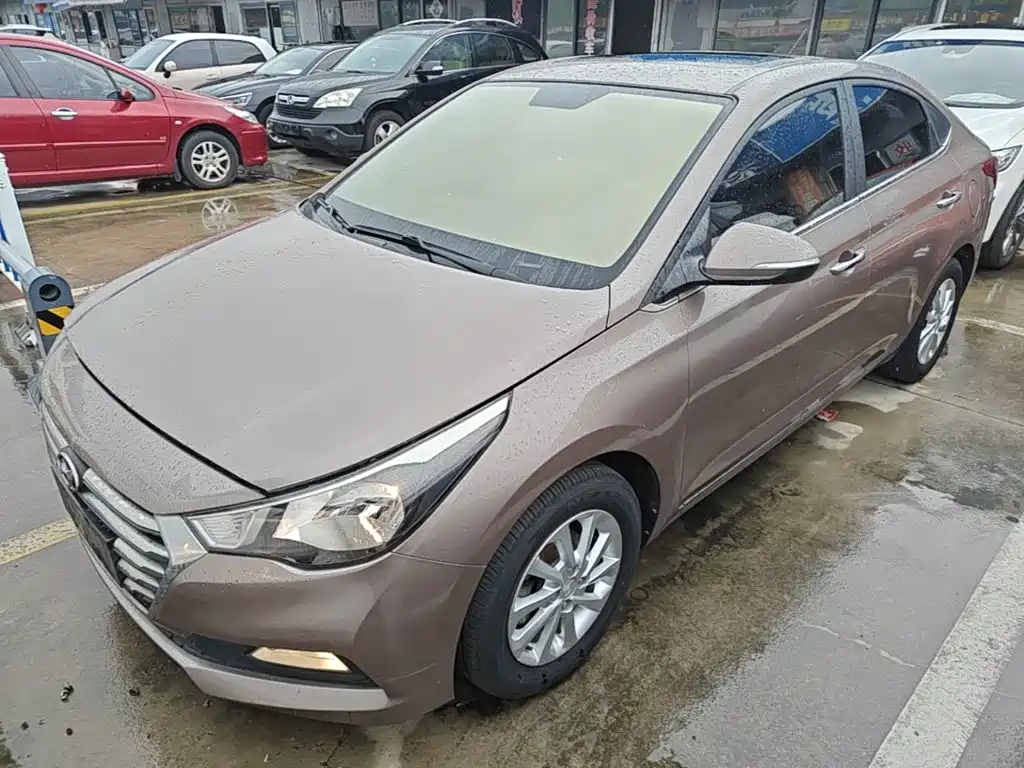 Hyundai Verna — миниатюра 2