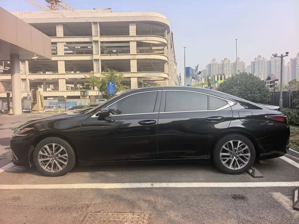 Lexus ES — миниатюра 4