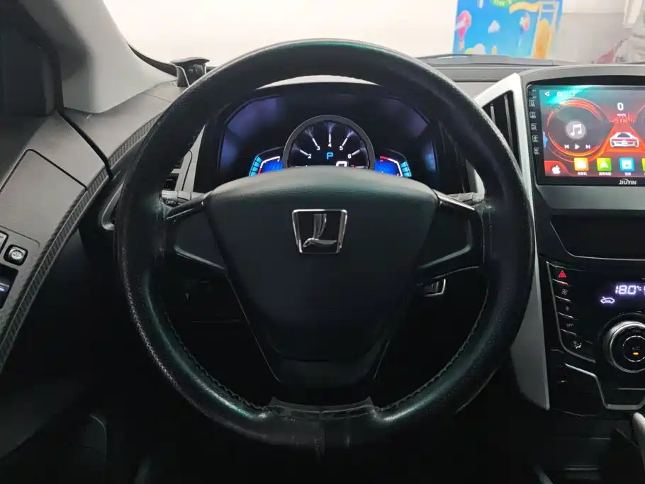 Luxgen U6 — миниатюра 15