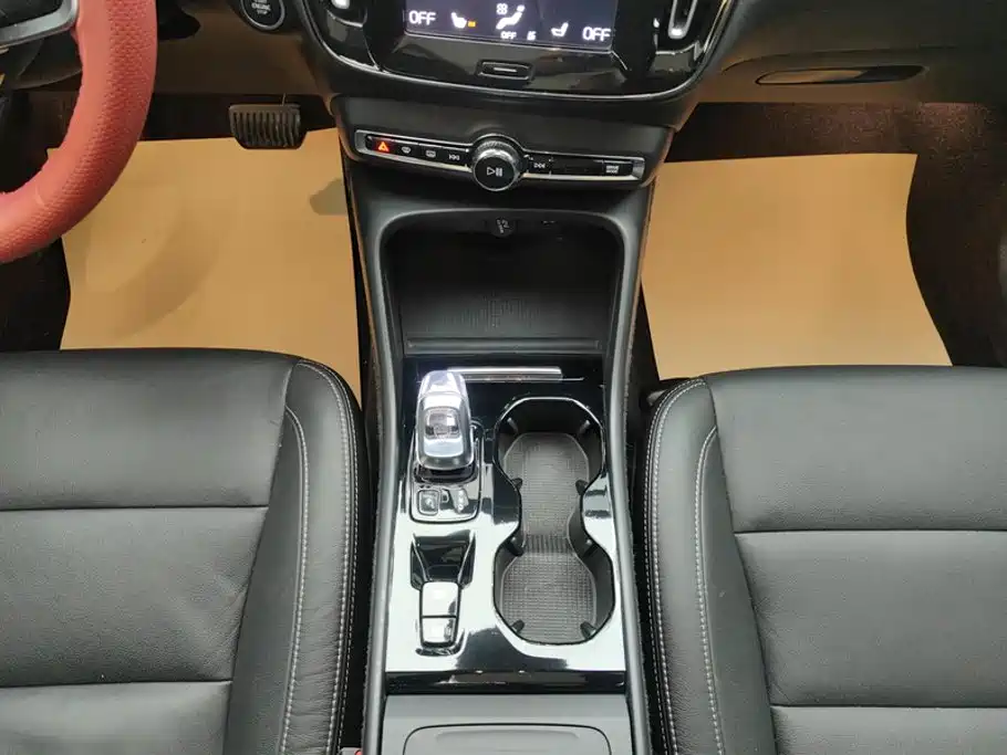 Volvo XC40 — миниатюра 16