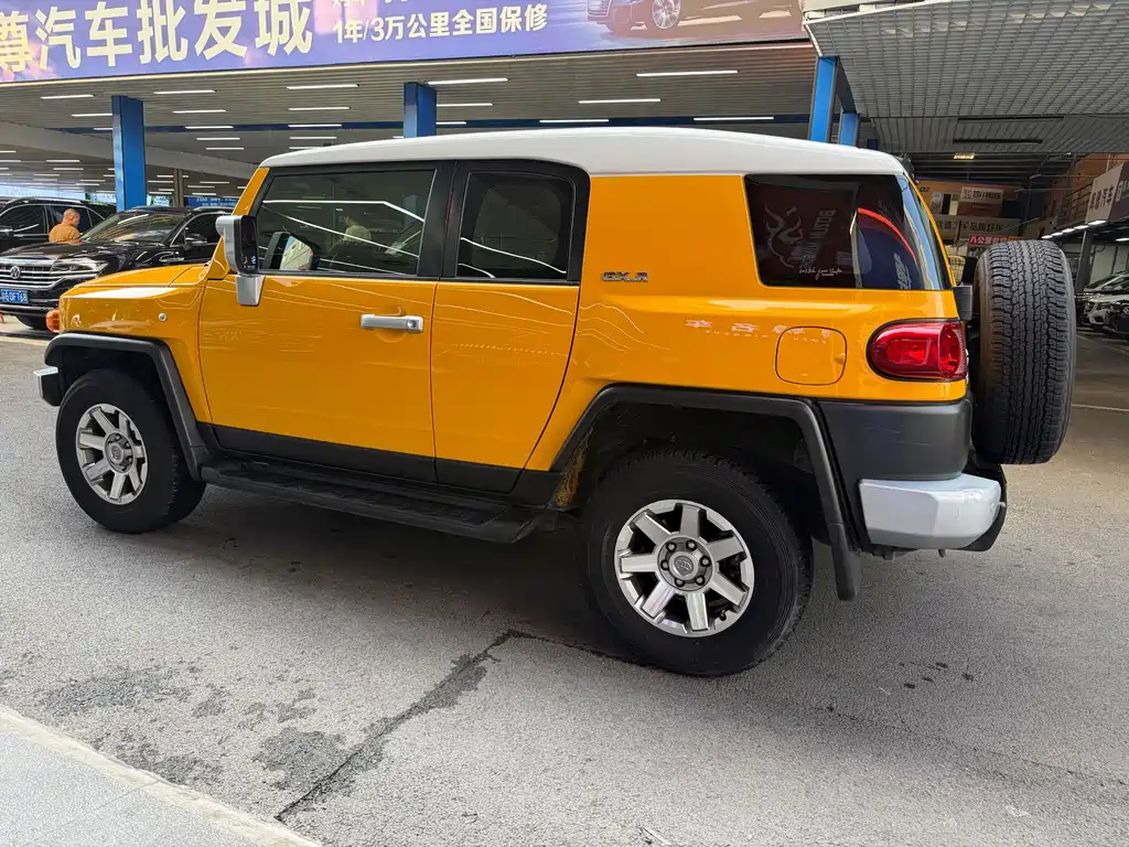 Toyota FJ Cruiser — миниатюра 18