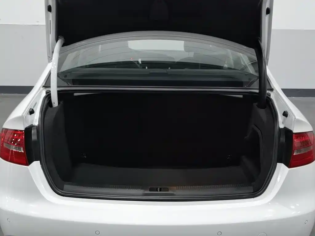 Audi A4L — миниатюра 16