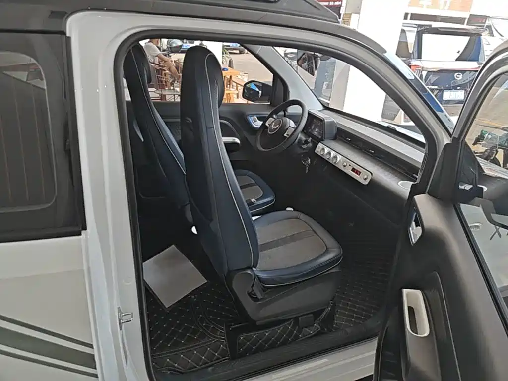 Wuling MINIEV — миниатюра 25