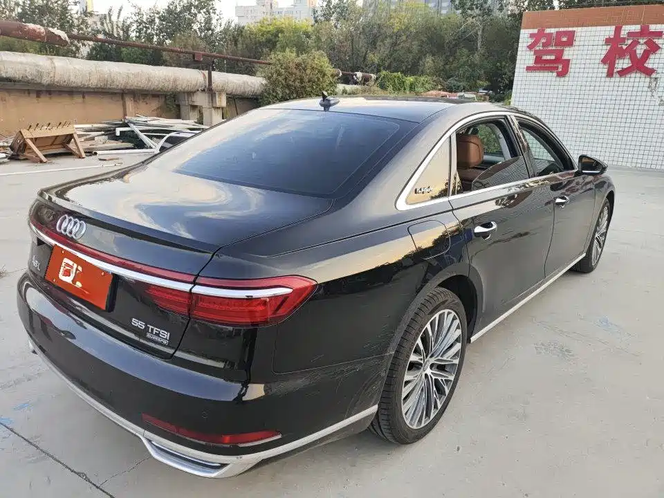 Audi A8 — миниатюра 8