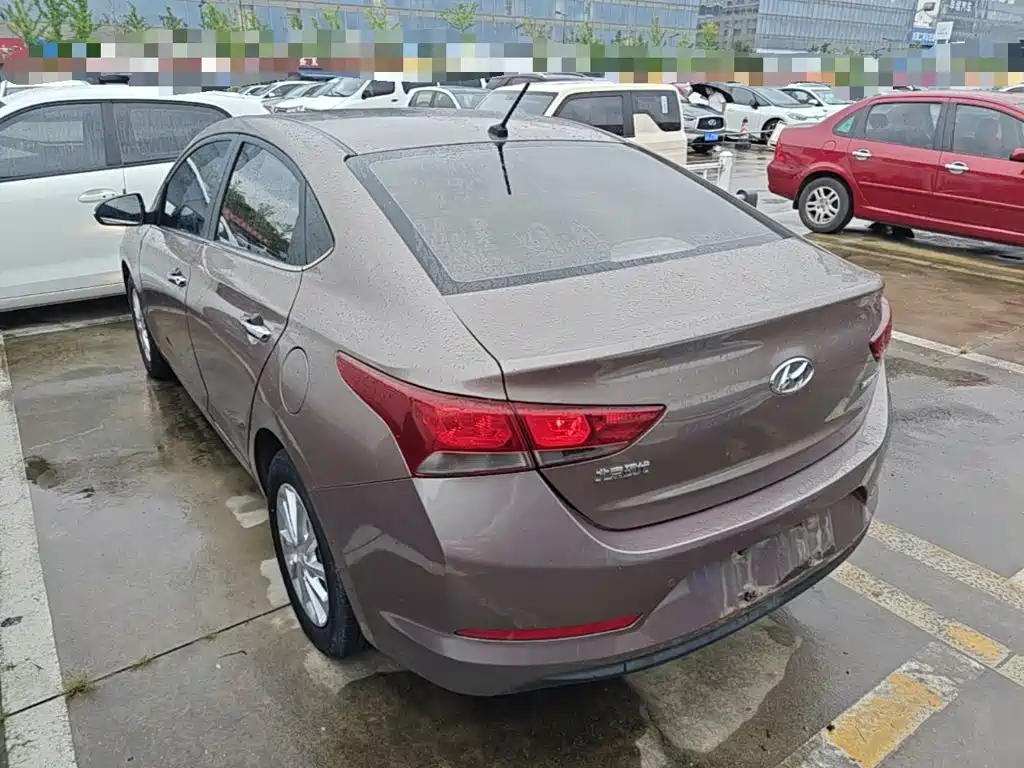 Hyundai Verna — миниатюра 5