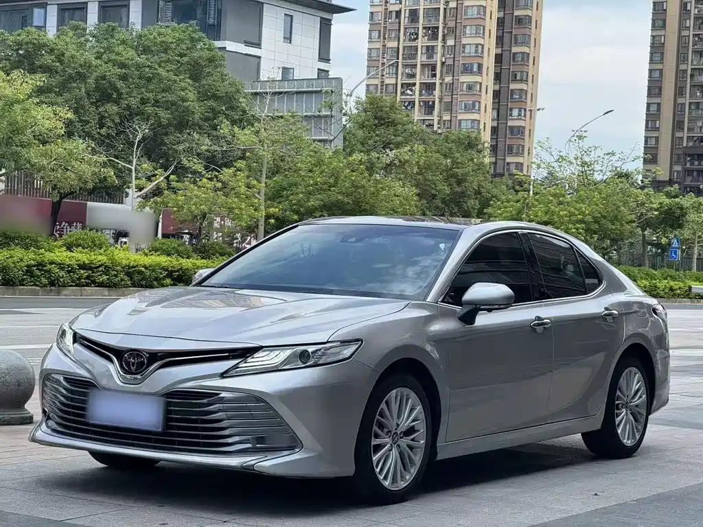 Toyota Camry — миниатюра 2