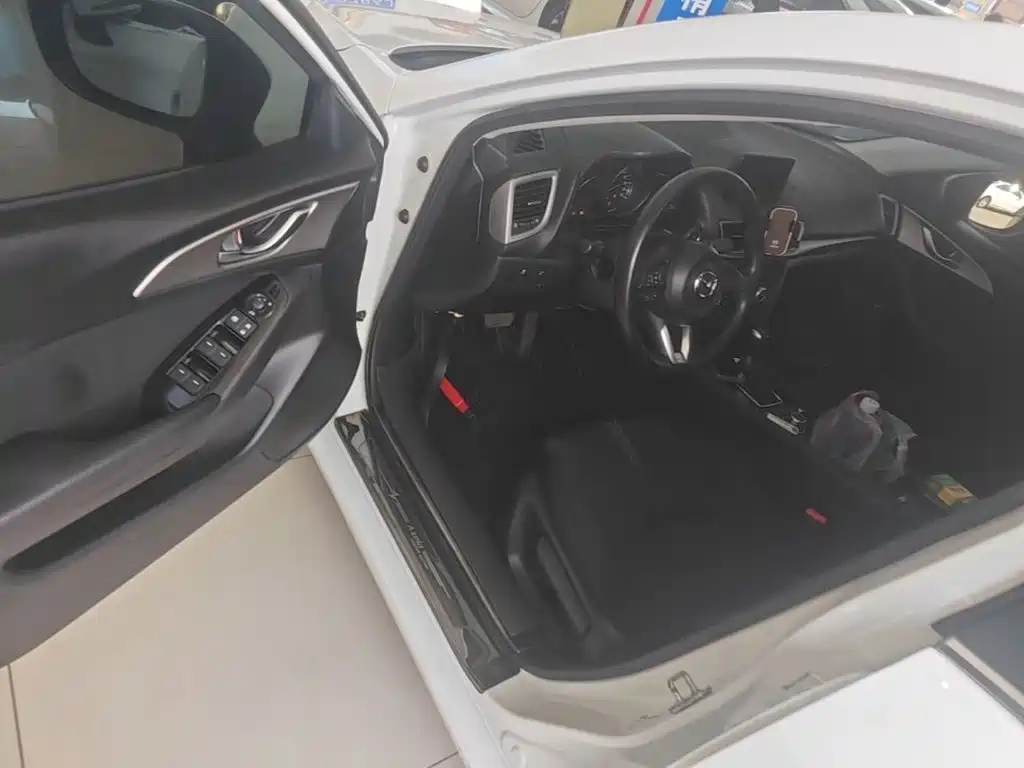 Mazda 3 Axela — миниатюра 16