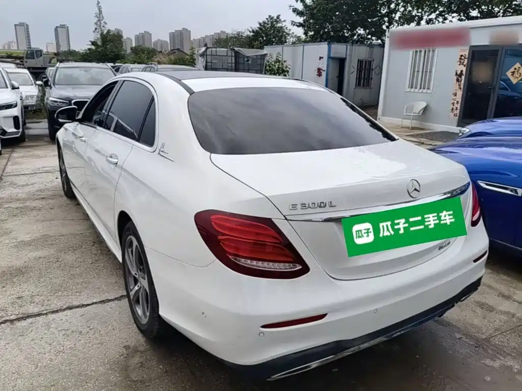 Mercedes-Benz E-Class — миниатюра 5