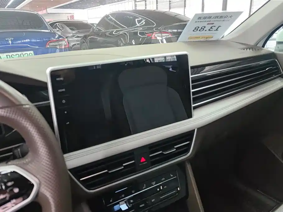 VOLKSWAGEN TIGUAN L NEW ENERGY