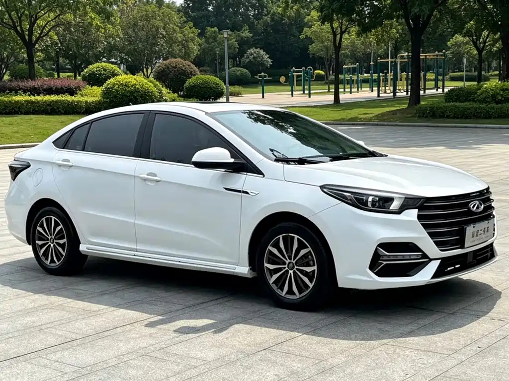 Chery Arrizo 5 PLUS — миниатюра 3