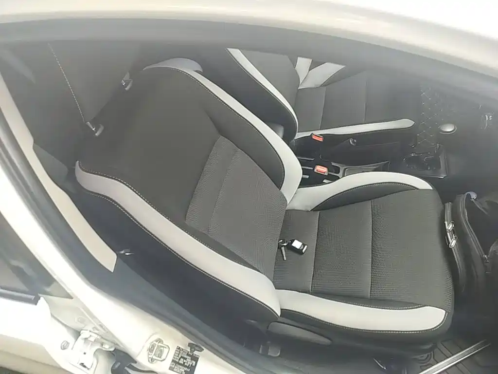 Toyota Yaris L — миниатюра 25