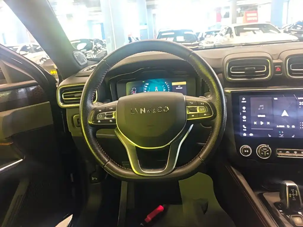 Lynk & Co 03 — миниатюра 11