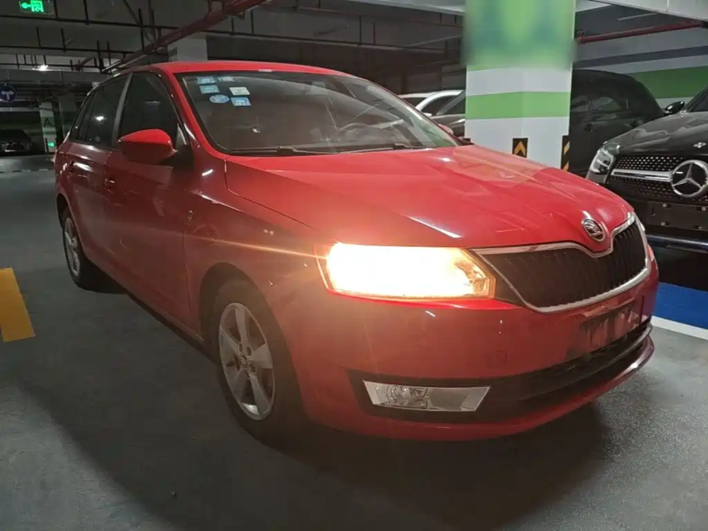 Skoda Rapid Spaceback — миниатюра 4