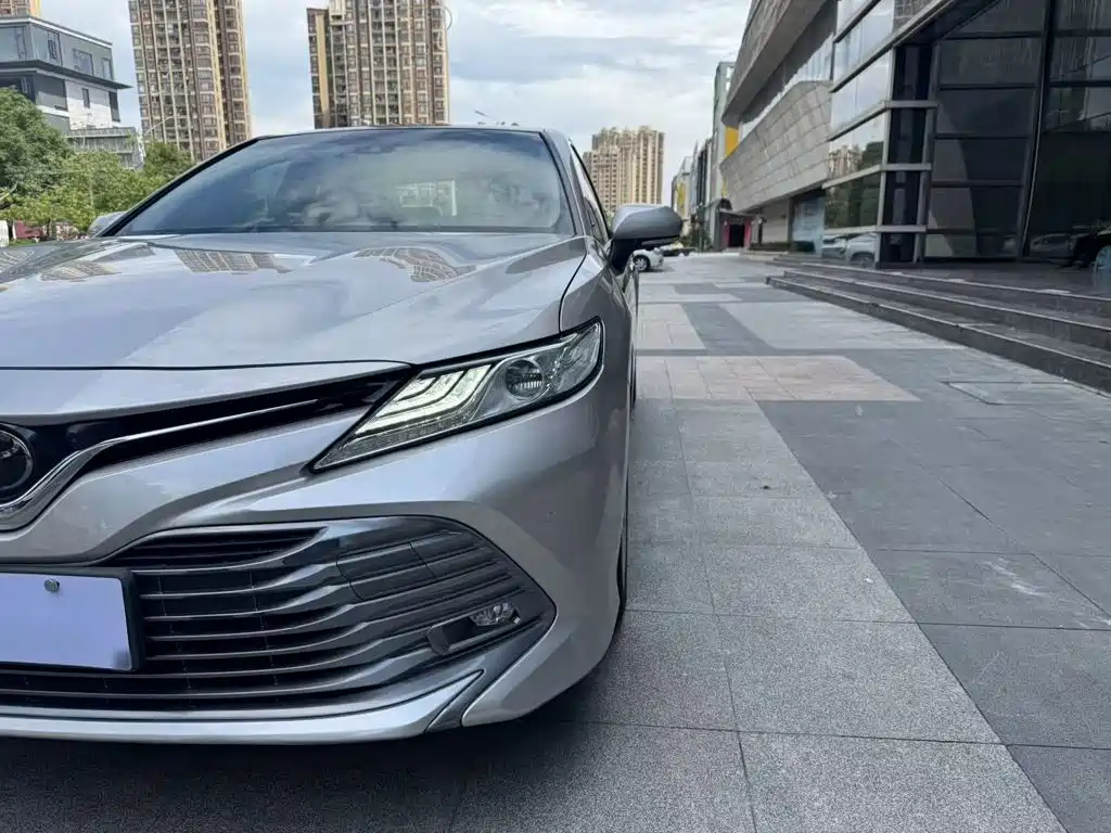Toyota Camry — миниатюра 14