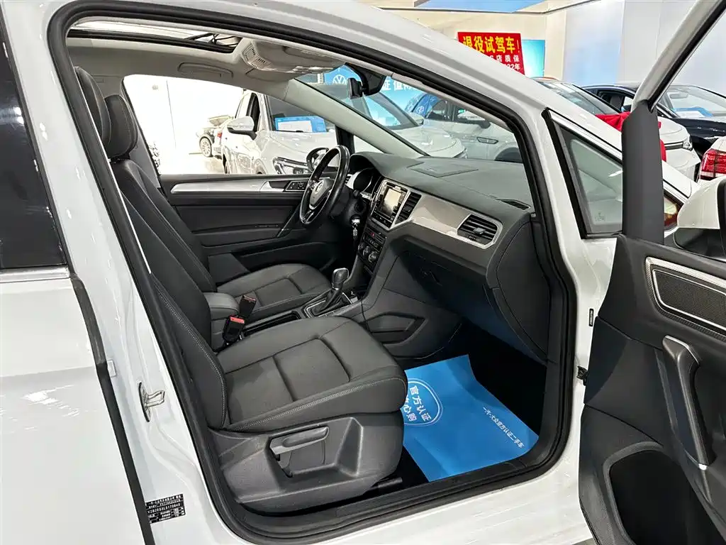 Volkswagen Golf Sportsvan — миниатюра 29