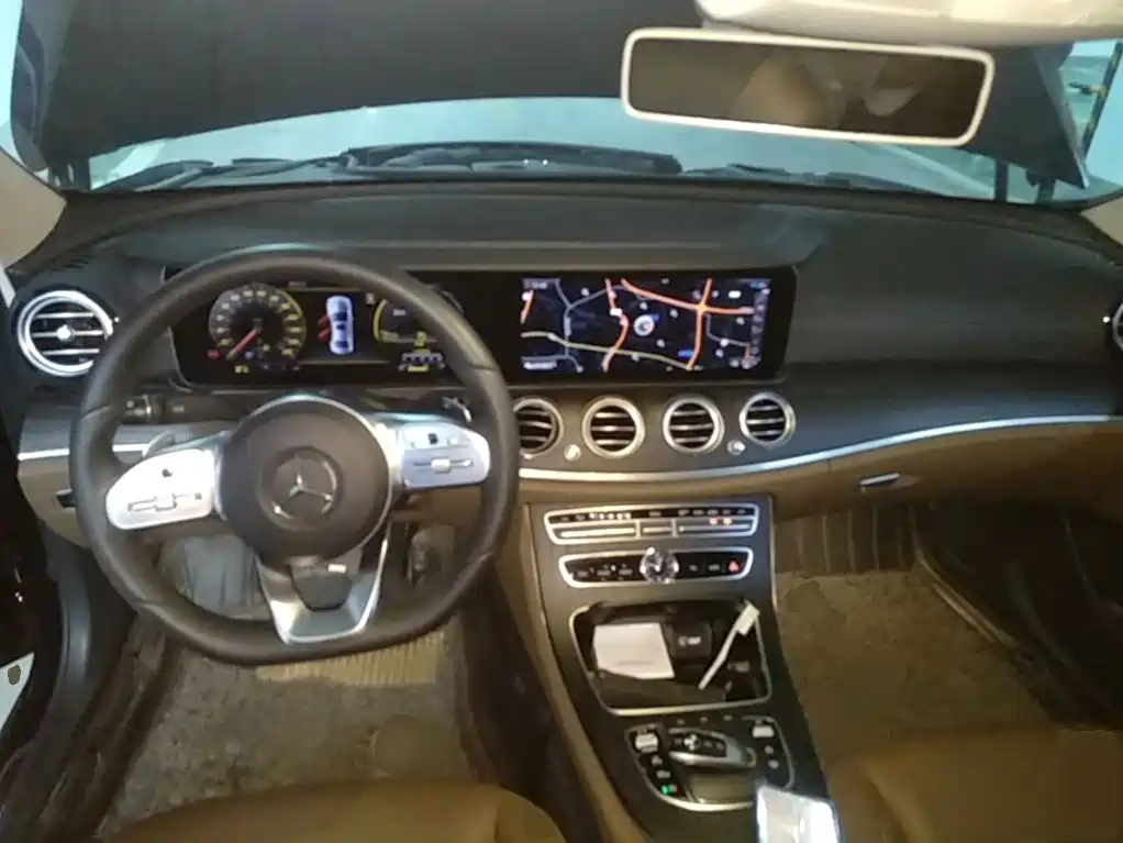 Mercedes-Benz E-Class — миниатюра 10