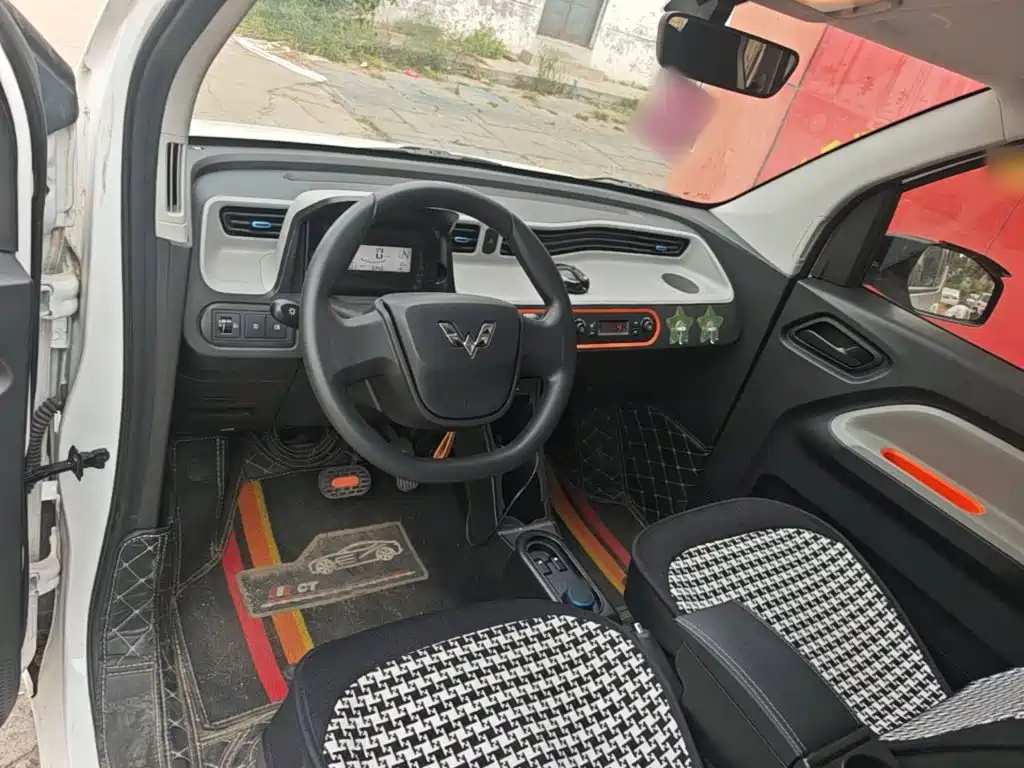 Wuling MINIEV — миниатюра 10