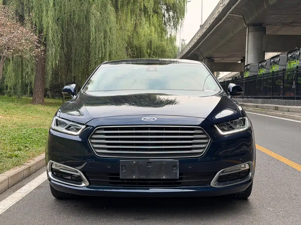 Ford Taurus — миниатюра 2