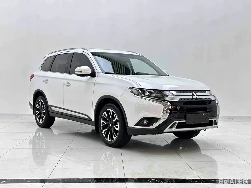 Mitsubishi Outlander — миниатюра 3