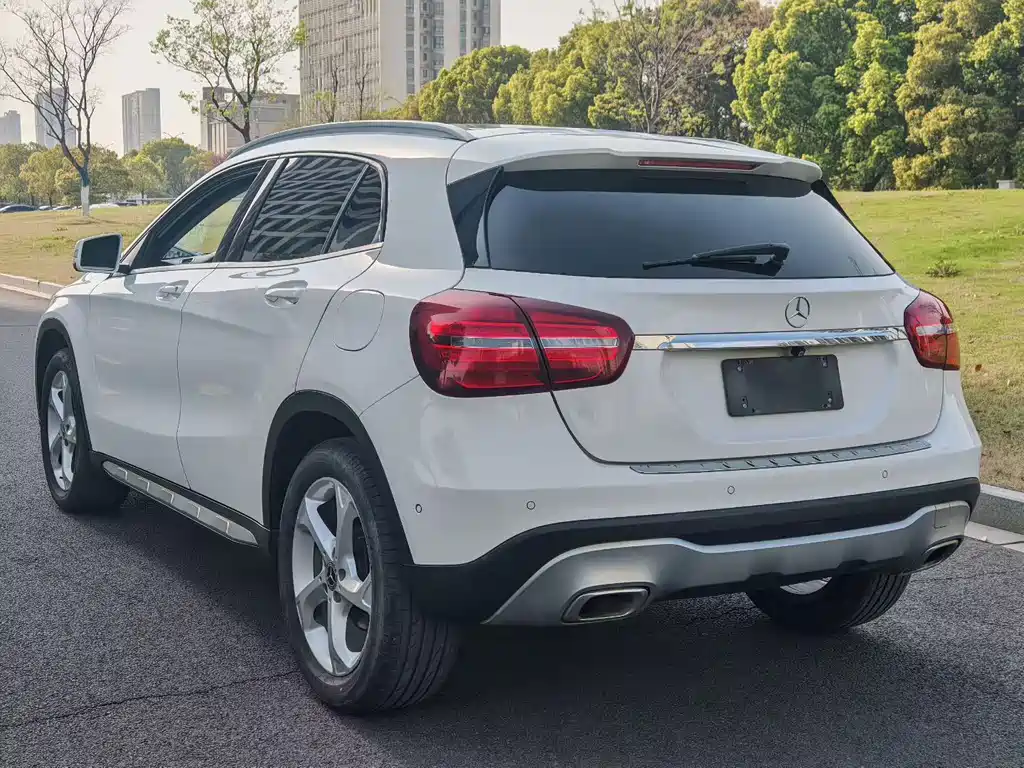 Mercedes-Benz GLA — миниатюра 8
