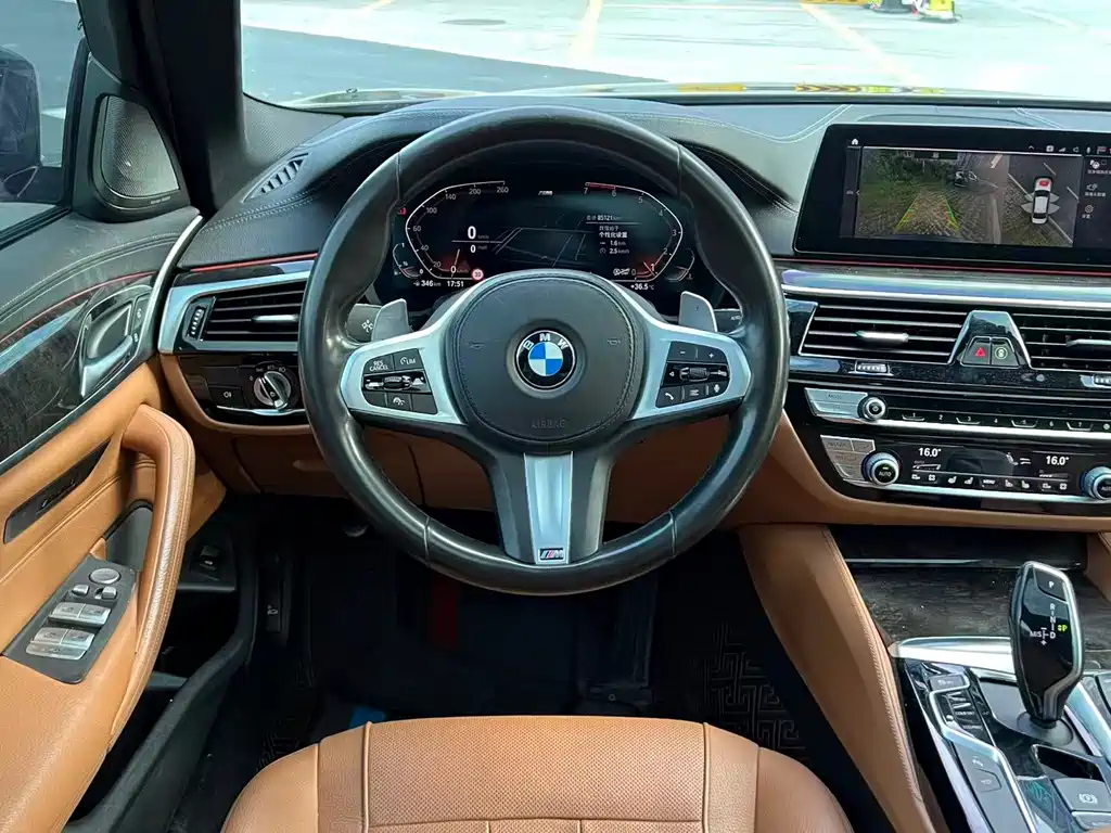 BMW 5 Series — миниатюра 5