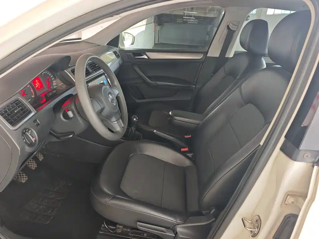 Volkswagen Santana — миниатюра 9