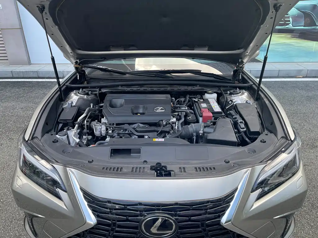 Lexus ES 2025 200 Premium