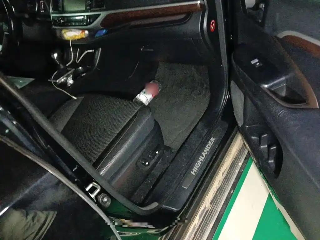 Toyota Highlander — миниатюра 19