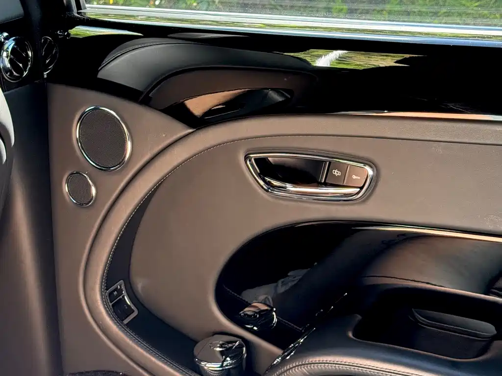 Bentley Mulsanne — миниатюра 21