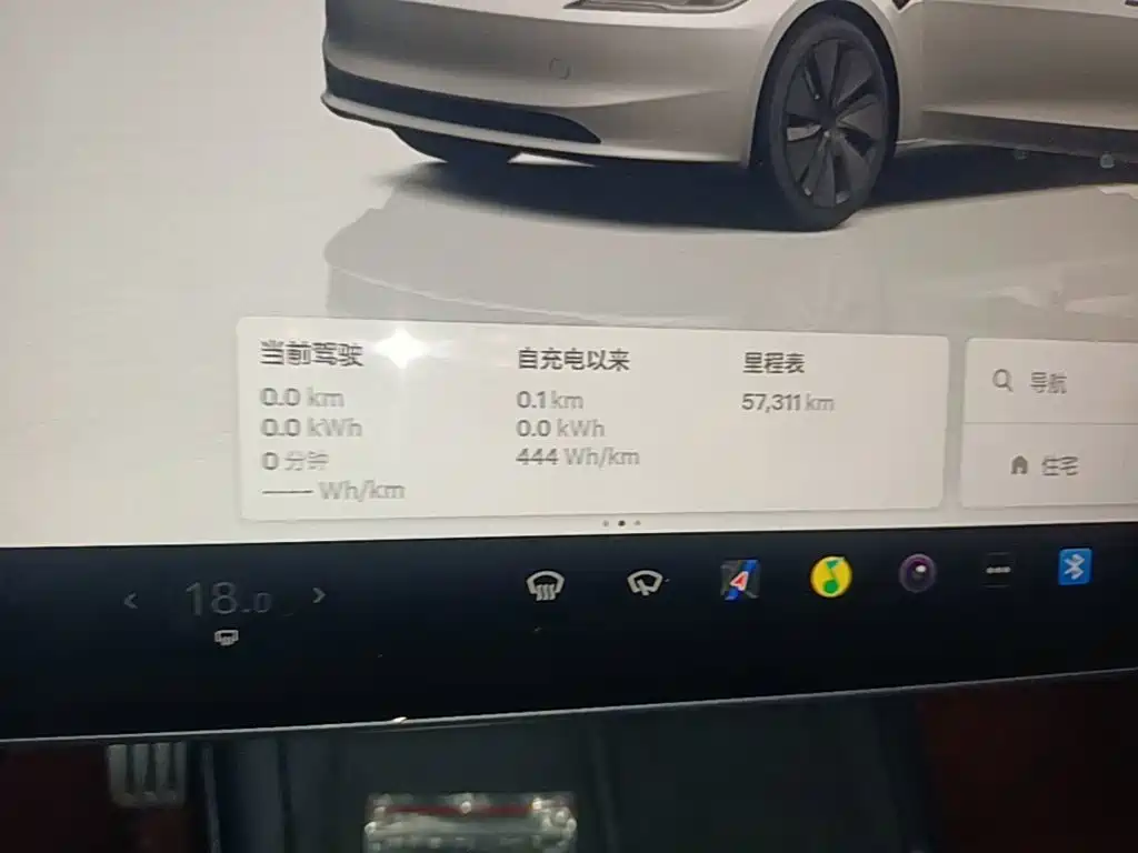 Tesla Model 3 — миниатюра 12