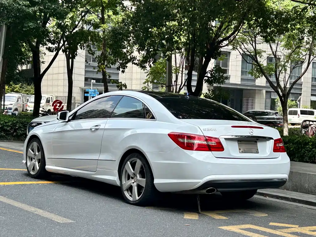 Mercedes-Benz E-Class (Import) — миниатюра 4