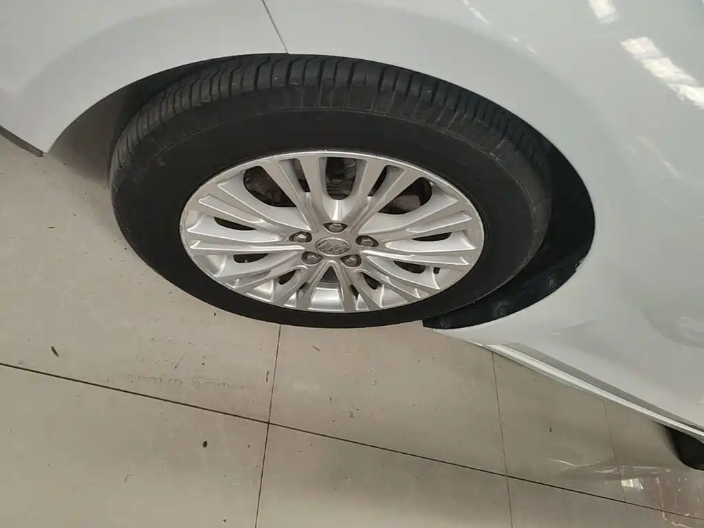 Buick Excelle — миниатюра 23