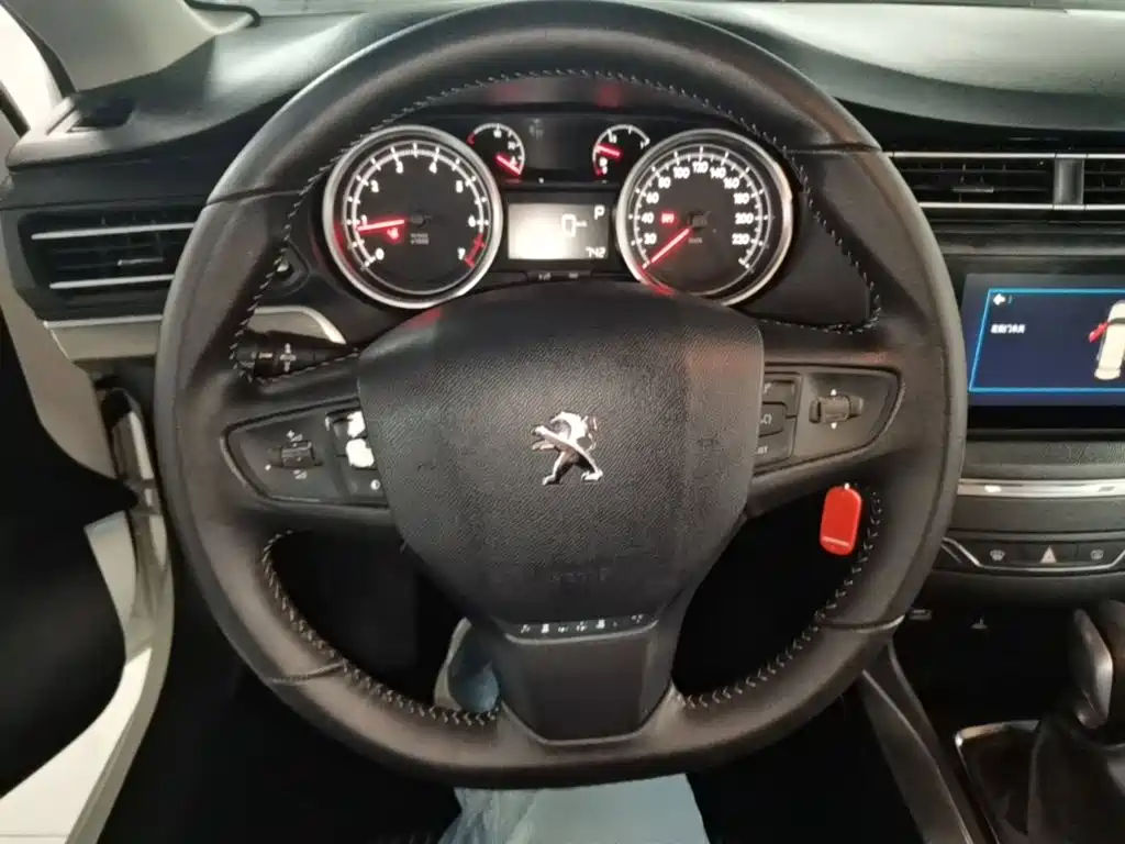 Peugeot 408 — миниатюра 11