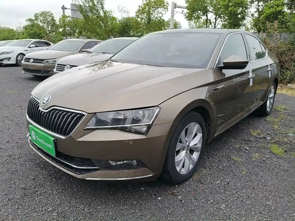 Skoda Superb — миниатюра 2