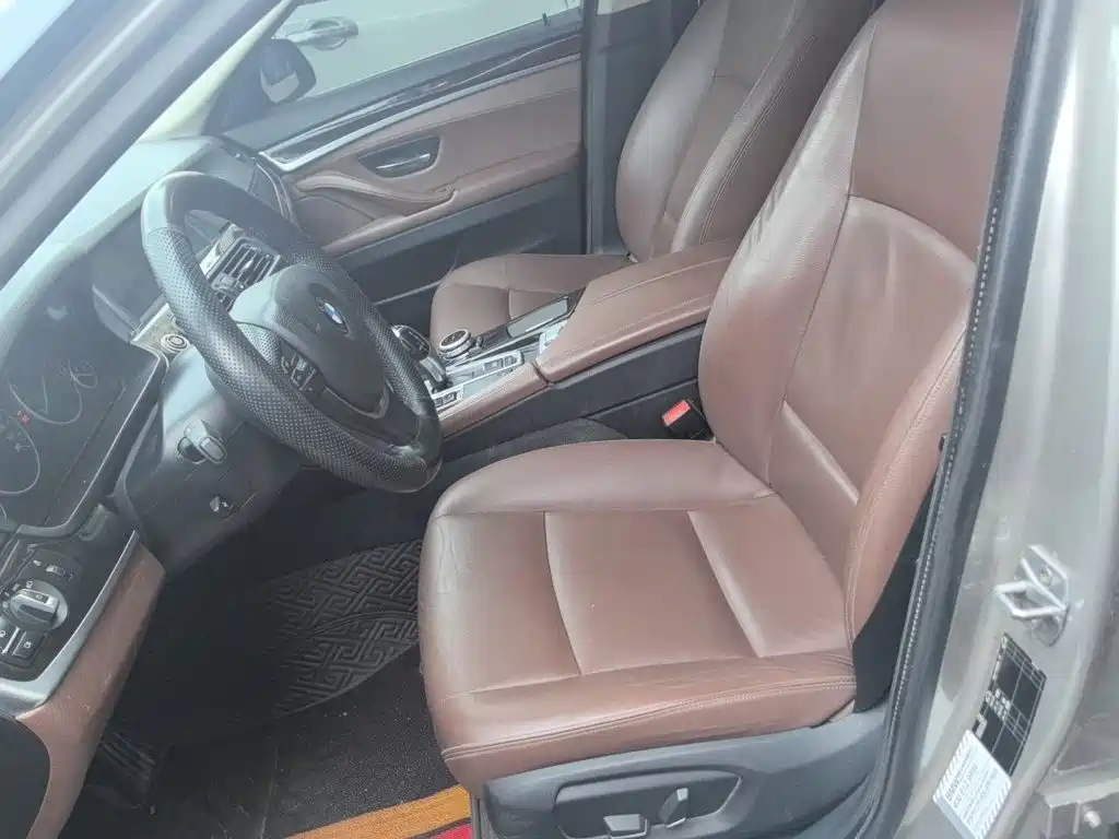 BMW 5 Series — миниатюра 8