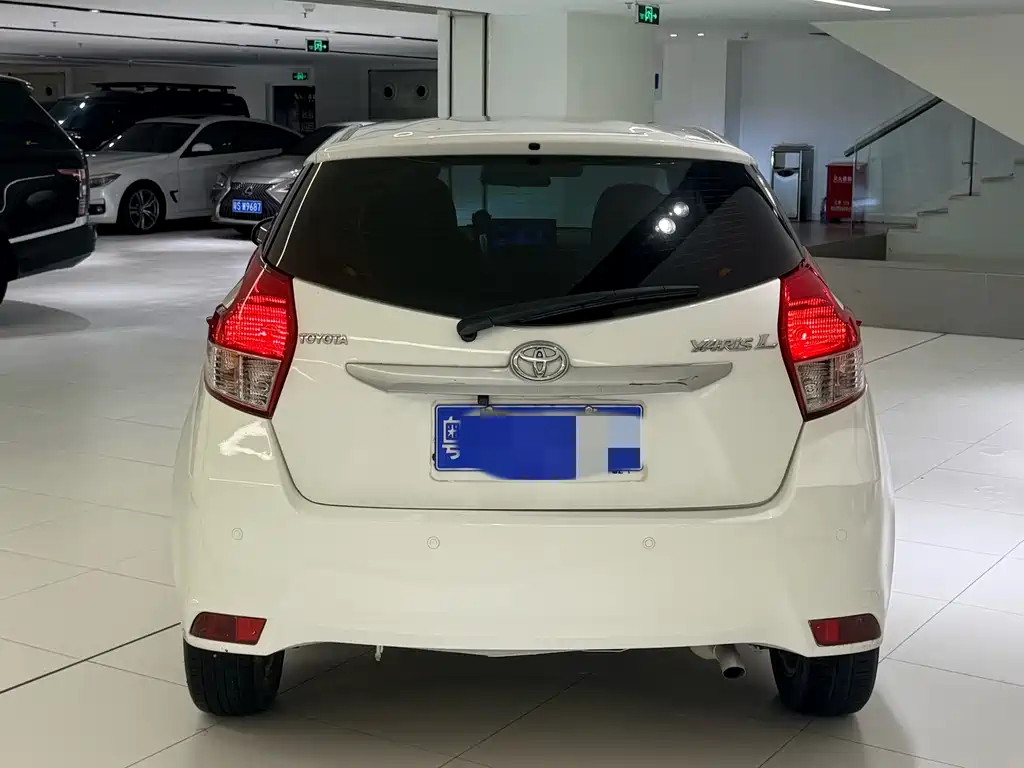 Toyota Yaris L — миниатюра 3