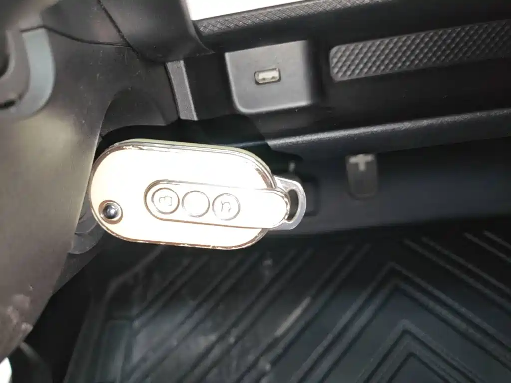 Wuling MINIEV — миниатюра 9