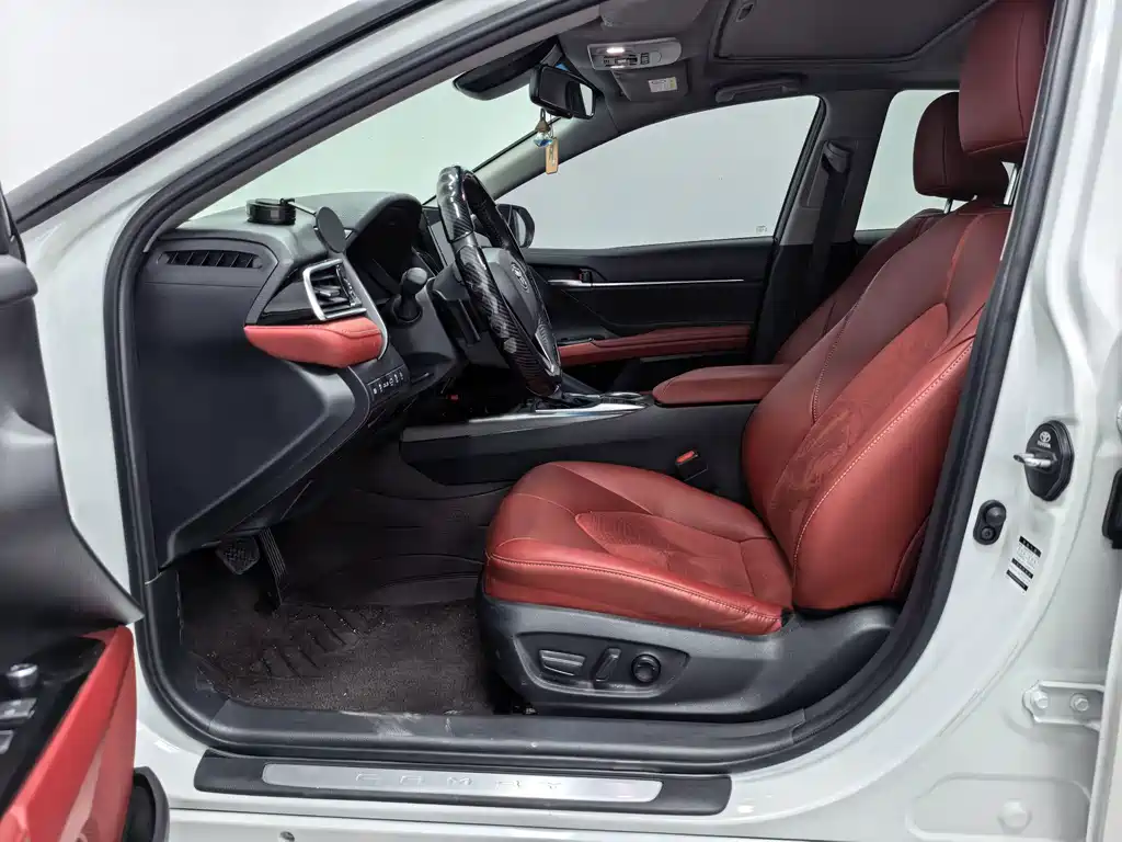 Toyota Camry — миниатюра 8