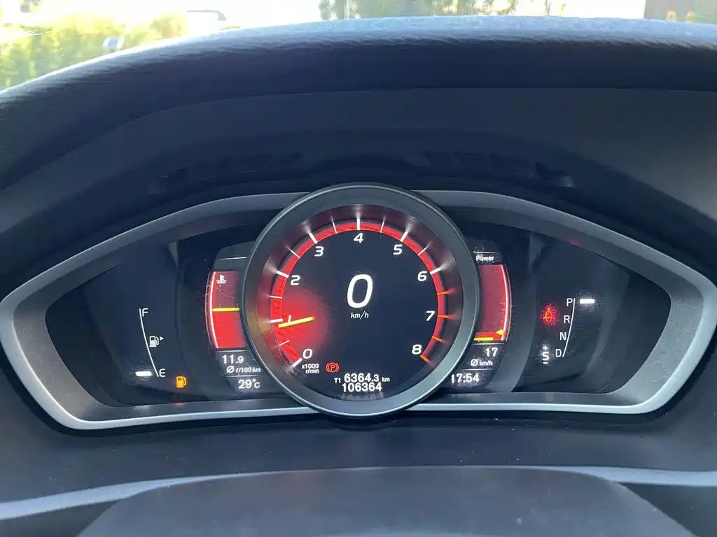 Volvo V40 — миниатюра 12