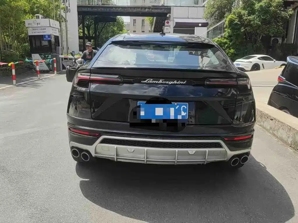 Lamborghini Urus — миниатюра 6