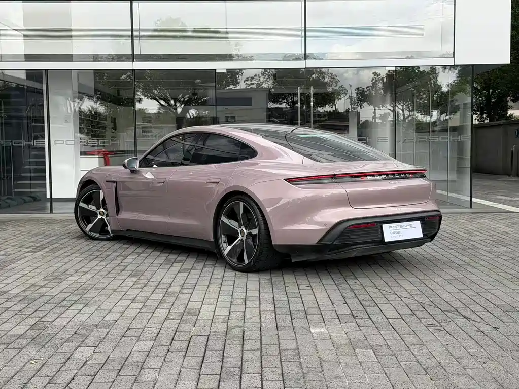 Porsche Taycan — миниатюра 3