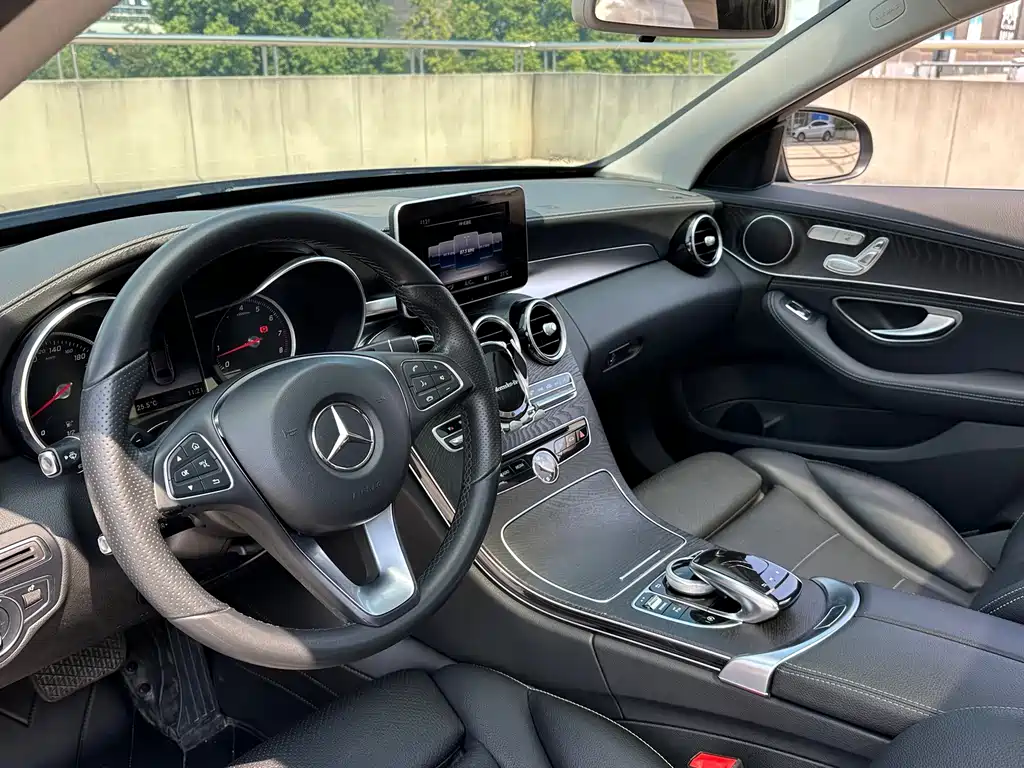 Mercedes-Benz C-Class — миниатюра 11