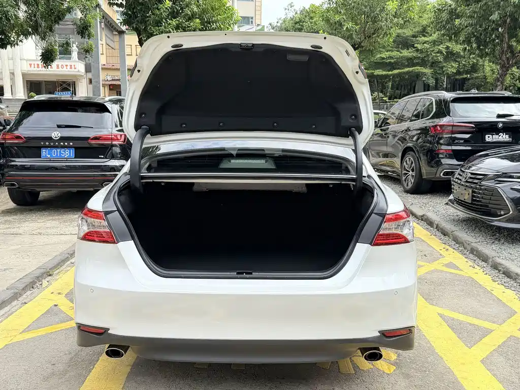 Toyota Camry — миниатюра 15