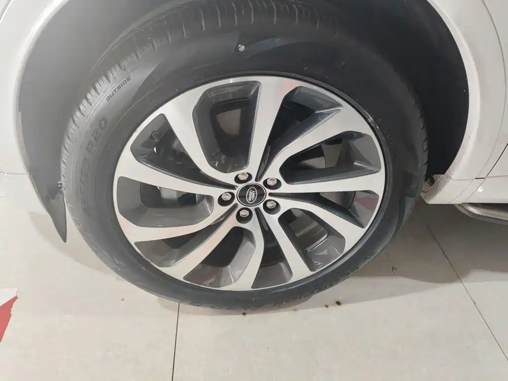 Land Rover Discovery Sport — миниатюра 25