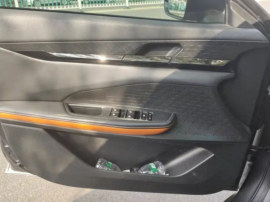 Changan UNI-V iDD — миниатюра 7