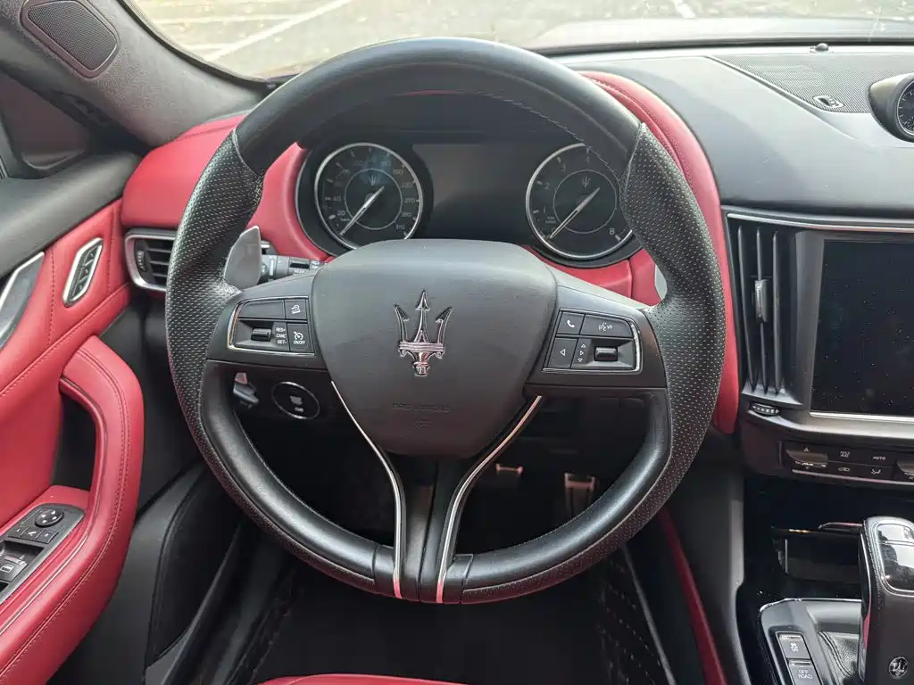 Maserati Levante — миниатюра 2